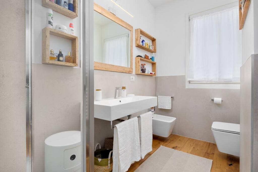 Luxury Apartment *